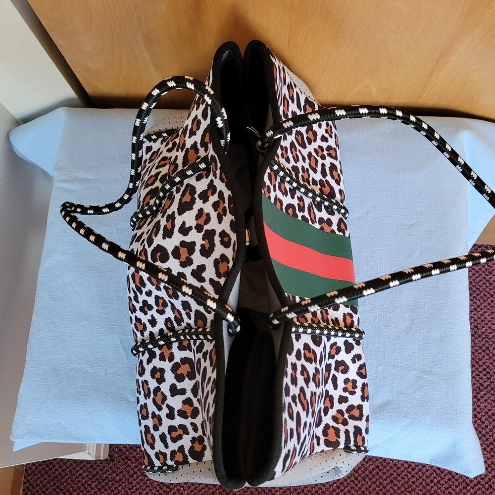 NEW Women's Leopard Neoprene Tote Bag & Wallet Set - MULTIPURPOSE ENORMOUS SPACE - Picture 8 of 10